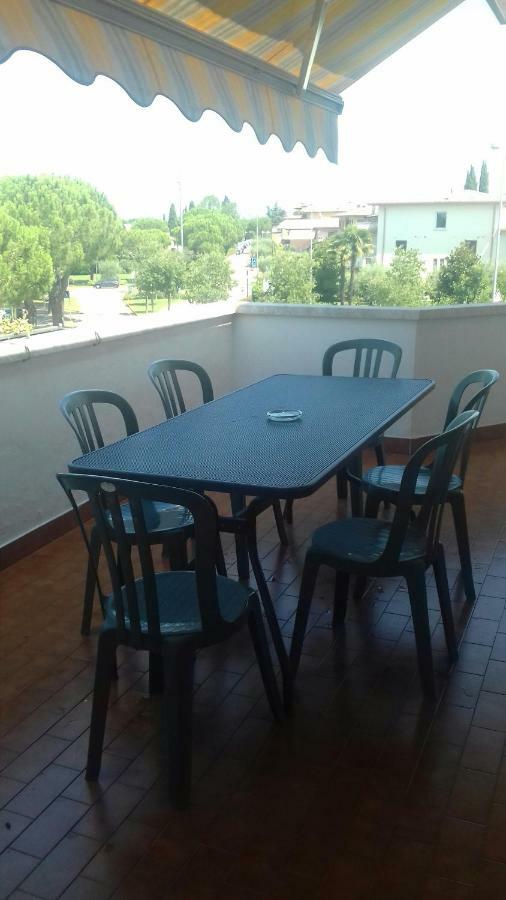 Apartament Casa Vacanze Niko Ap Cir Cni00247 Sirmione Bagian luar foto