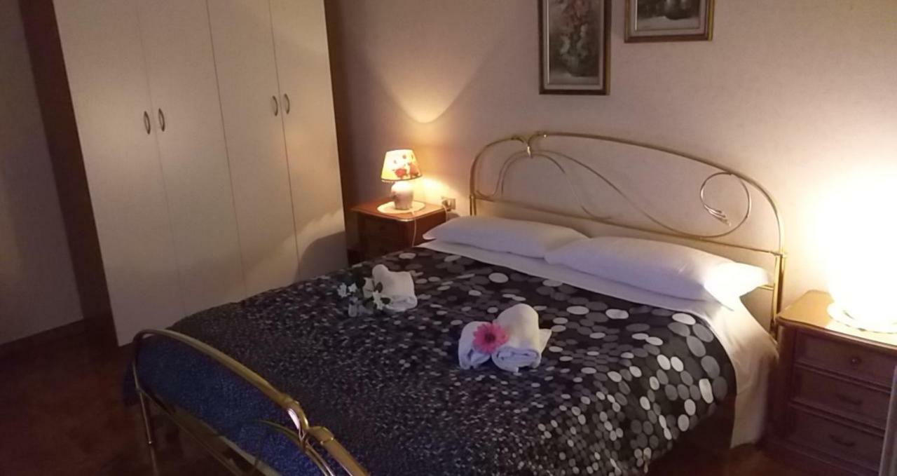 Apartament Casa Vacanze Niko Ap Cir Cni00247 Sirmione Bagian luar foto