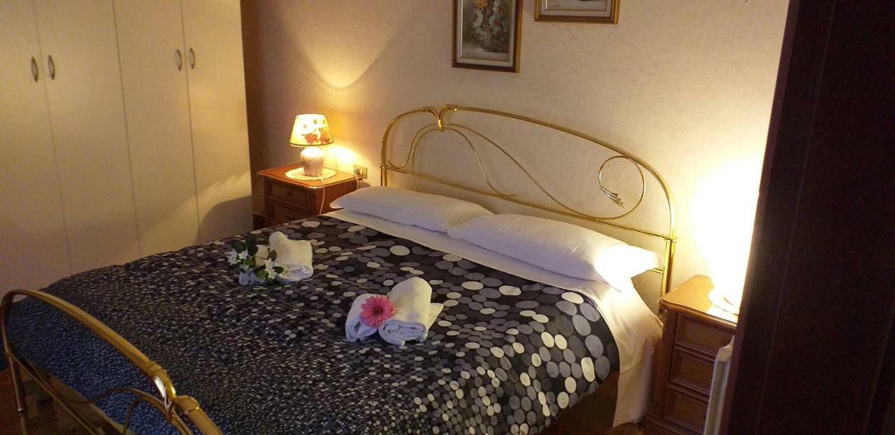 Apartament Casa Vacanze Niko Ap Cir Cni00247 Sirmione Bagian luar foto