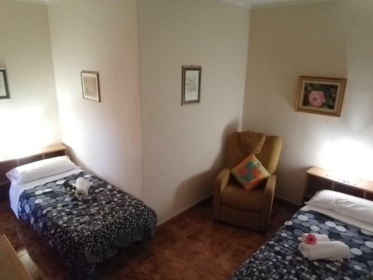 Apartament Casa Vacanze Niko Ap Cir Cni00247 Sirmione Bagian luar foto